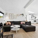 Fiete - 200m From The Sea By Interhome